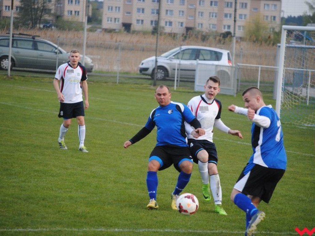 Derby bez rozstrzygnięcia, ciekawy mecz ze zwrotami akcji Orlika Miłosław z rezerwami Victorii