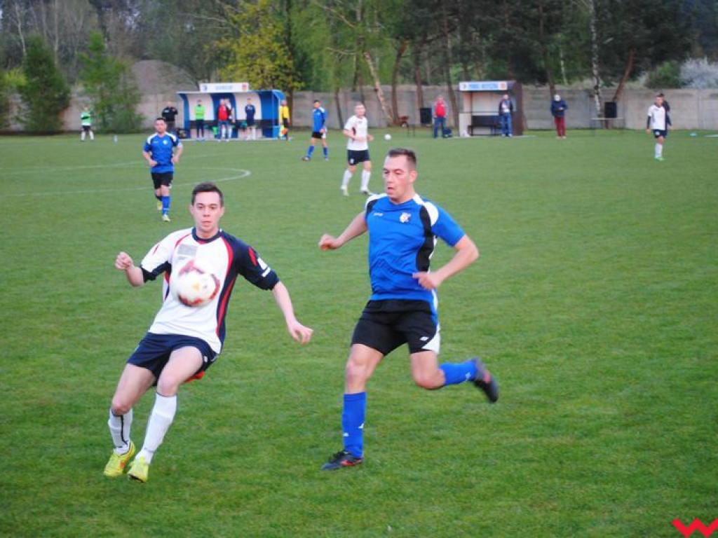 Derby bez rozstrzygnięcia, ciekawy mecz ze zwrotami akcji Orlika Miłosław z rezerwami Victorii