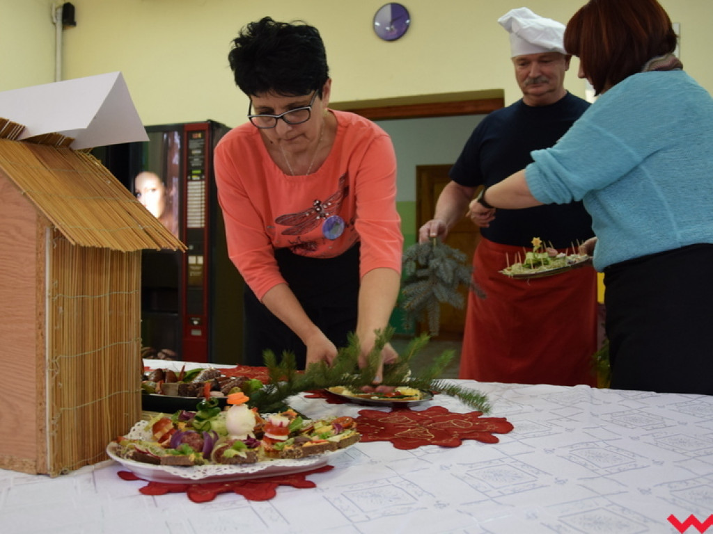 Potyczki kulinarne w kołaczkowskim gimnazjum. Pyszne kanapki ku czci Władysława Reymonta