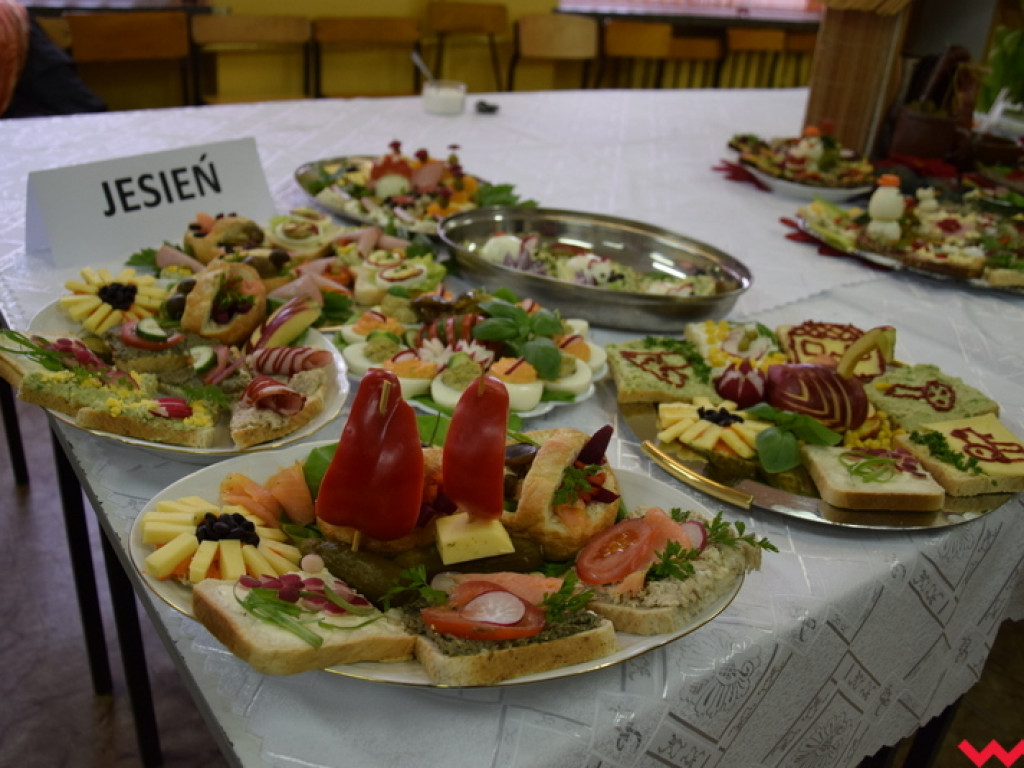 Potyczki kulinarne w kołaczkowskim gimnazjum. Pyszne kanapki ku czci Władysława Reymonta