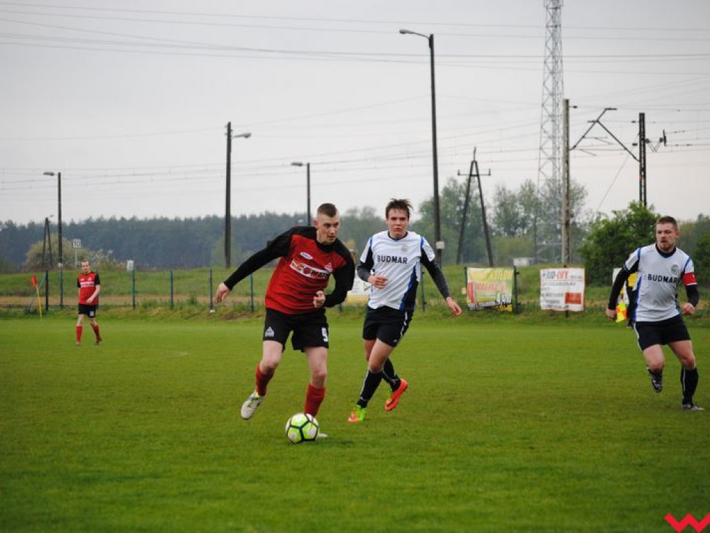 Sparta-Sklejka deklasuje Wartę Dobrów, świetna gra orzechowian w pierwszej części gry przyniosła im aż sześć goli (galeria)