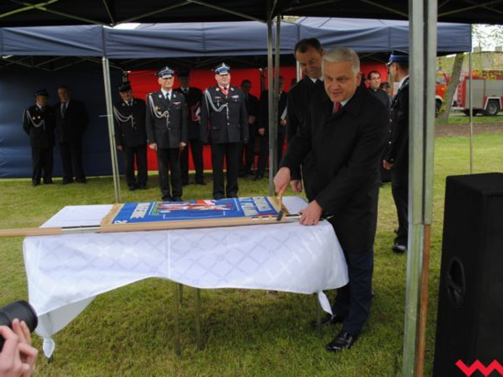 Jednostka OSP w Marzeninie otrzymała nowy sztandar