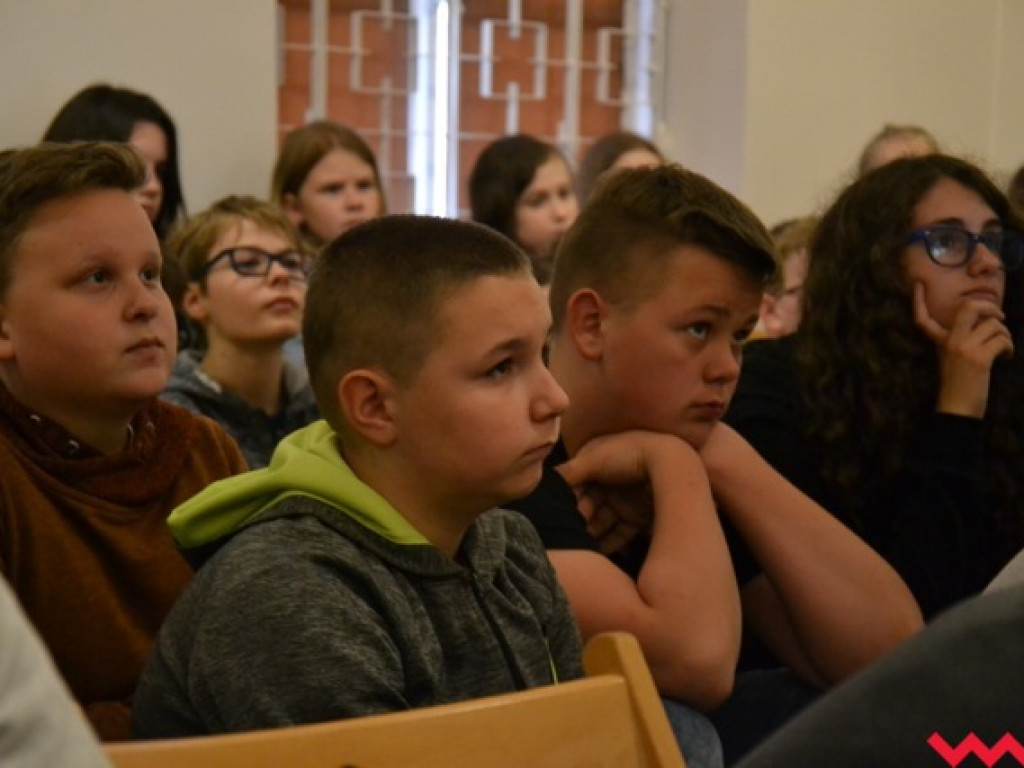 Seria spotkań z pisarzami w ramach tygodnia bibliotek