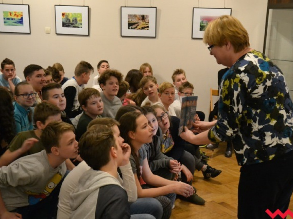Seria spotkań z pisarzami w ramach tygodnia bibliotek