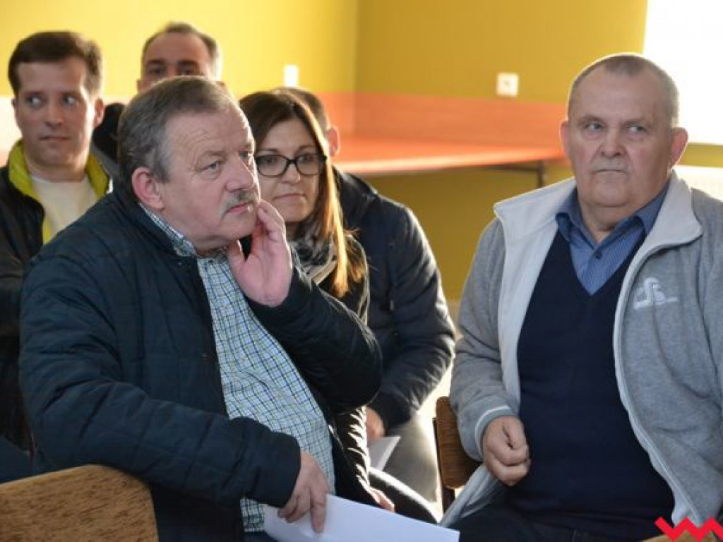 Mieszkańcy zrobieni w bambuko przez starostę