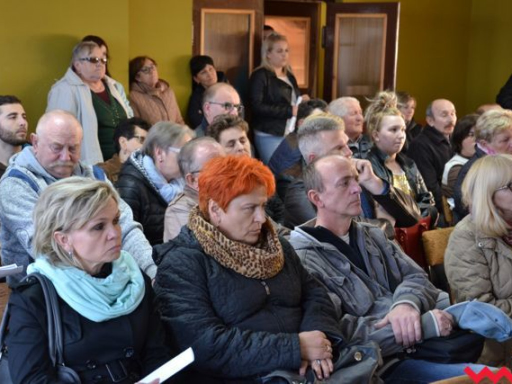 Mieszkańcy zrobieni w bambuko przez starostę