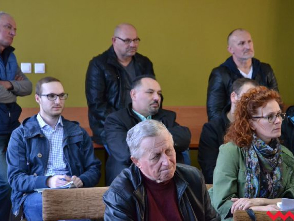 Mieszkańcy zrobieni w bambuko przez starostę