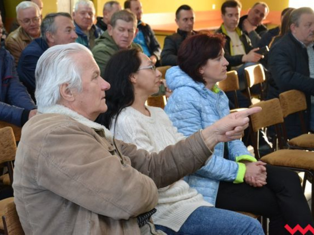 Mieszkańcy zrobieni w bambuko przez starostę