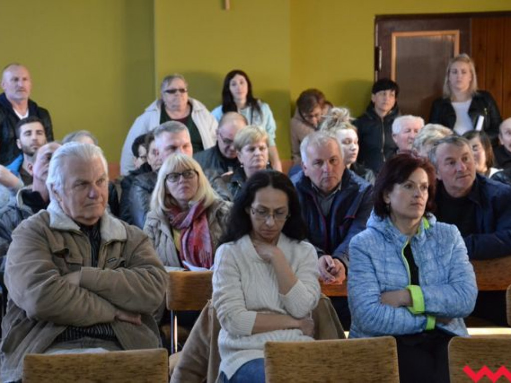 Mieszkańcy zrobieni w bambuko przez starostę