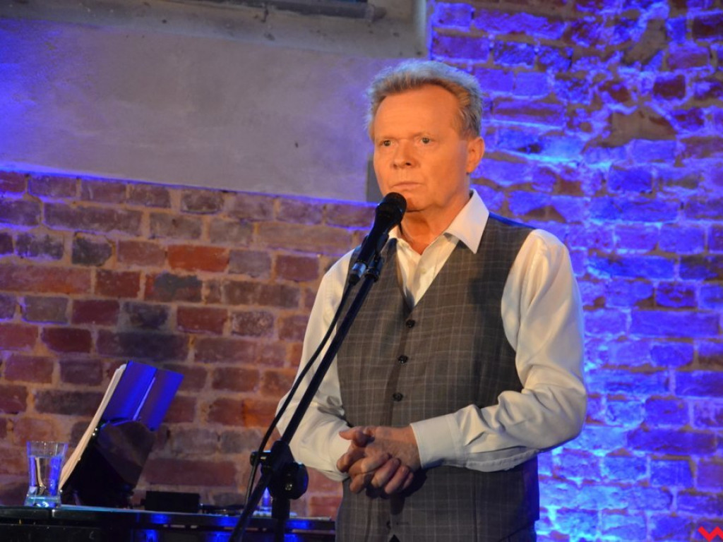 Michał Bajor zaśpiewał w Nekielce miłosne szlagiery