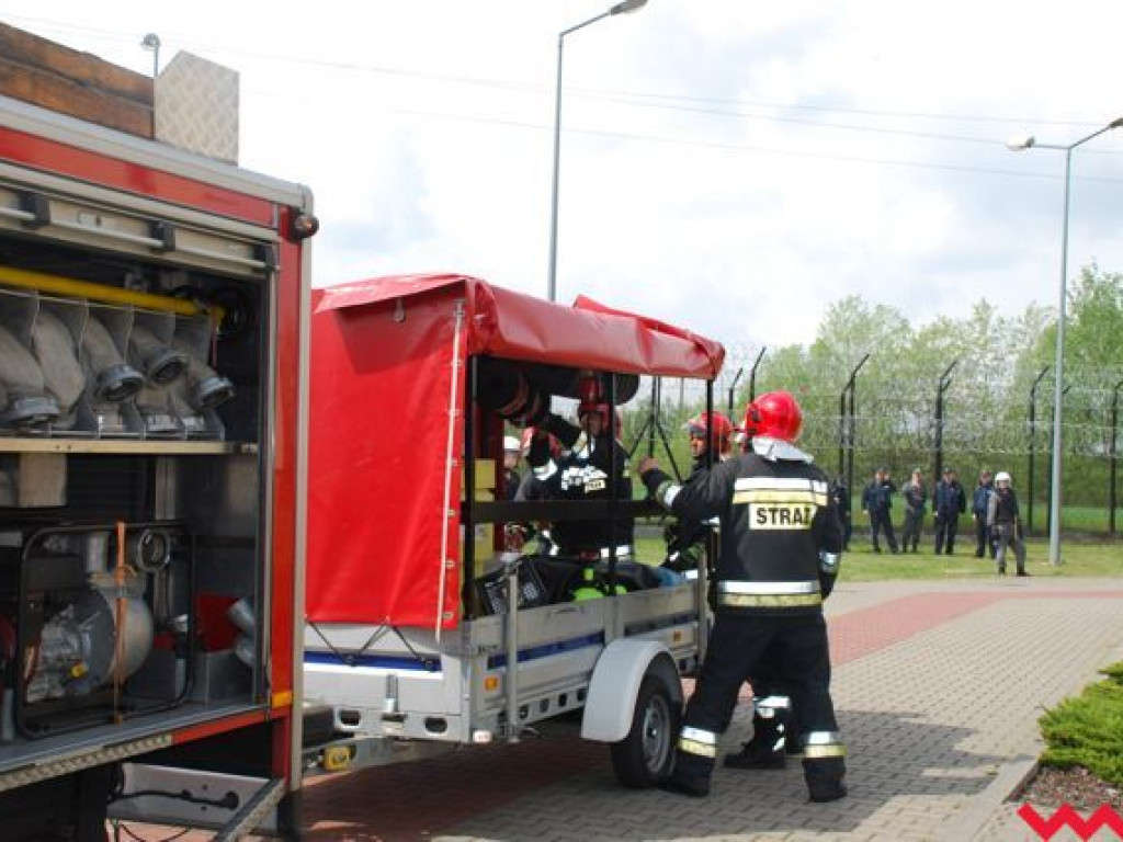 Bunt w Zakładzie Karnym w Gębarzewie. Grupa Interwencyjna w akcji. Funkcjonariusz zostaje ranny