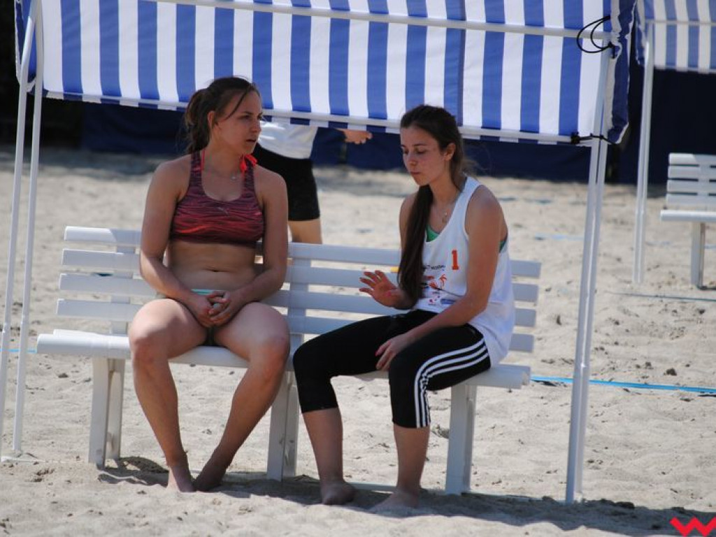 Mistrzowie Powiatu Licealiady w siatkówce plażowej dziewcząt i chłopców wyłonieni