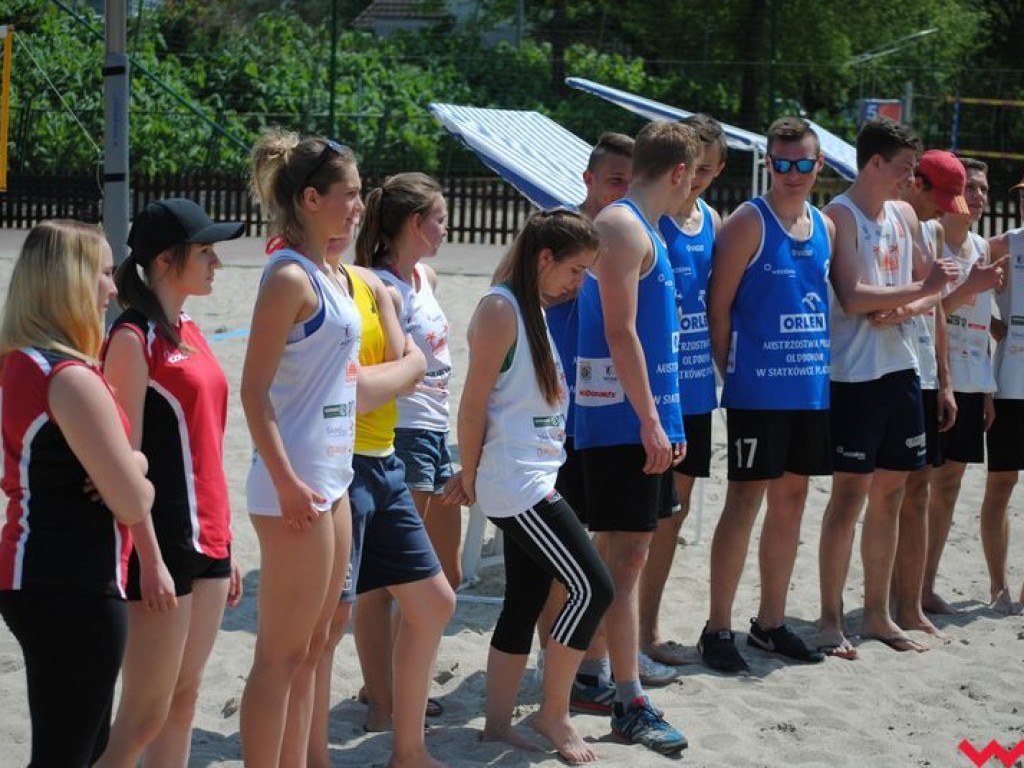 Mistrzowie Powiatu Licealiady w siatkówce plażowej dziewcząt i chłopców wyłonieni