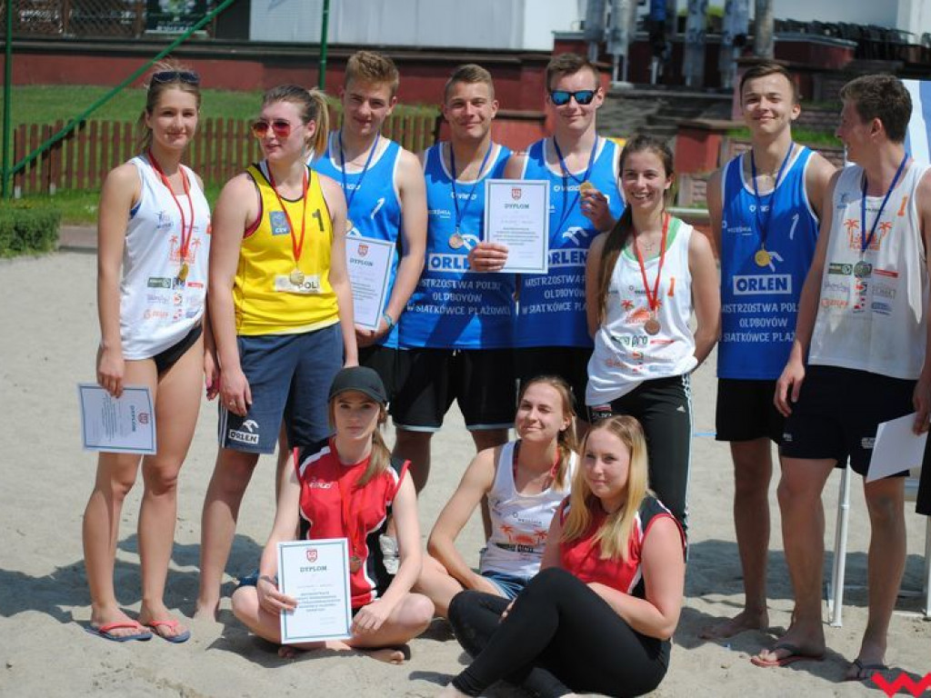 Mistrzowie Powiatu Licealiady w siatkówce plażowej dziewcząt i chłopców wyłonieni
