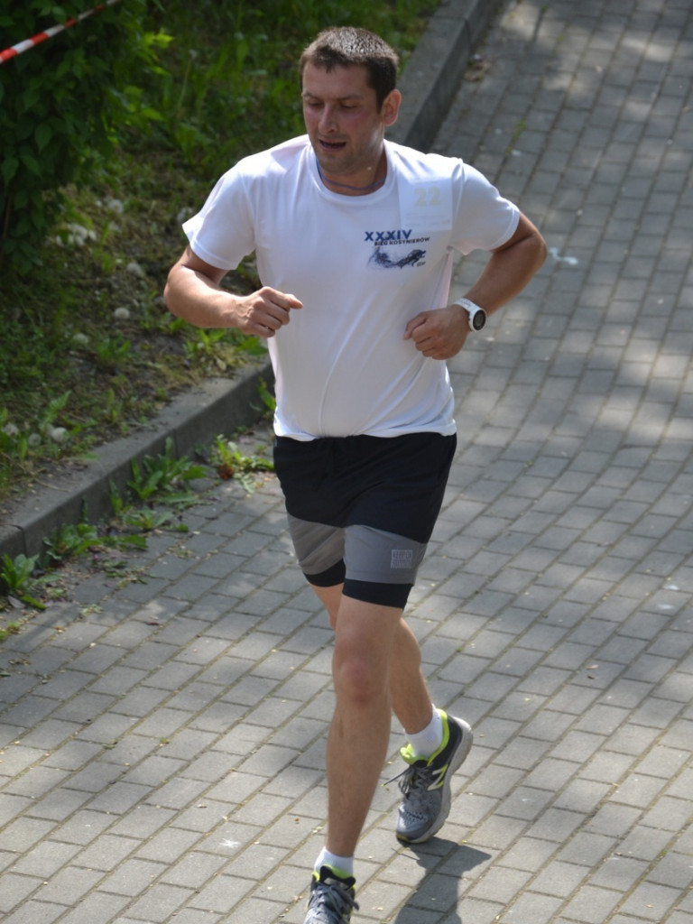 Setki biegaczy na trasie VIII Biegu Rodzinnego