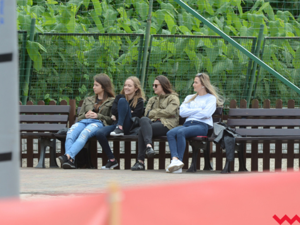 Plażówka wystartowała. Na boiskach przy Gnieźnieńskiej zagrało 25 par