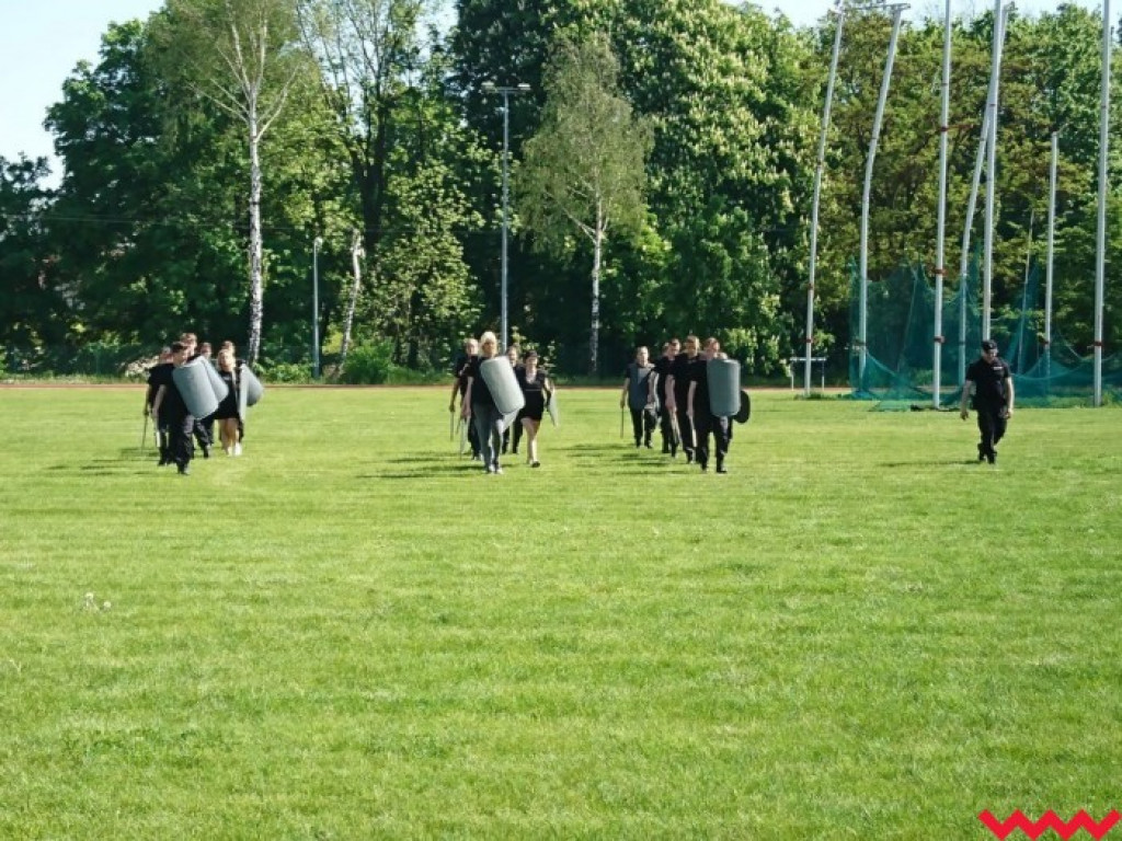 Temat „na czasie”: uczniowie klas policyjnych ćwiczyli zabezpieczanie imprezy masowej