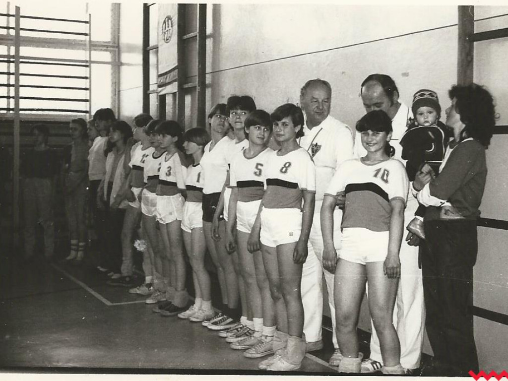 Specjalna, historyczna galeria szkoły w Nekli. Spójrz, może kogoś rozpoznasz