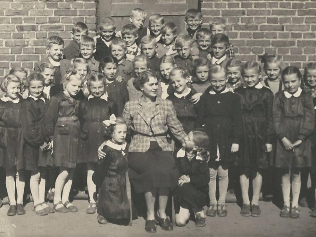 Specjalna, historyczna galeria szkoły w Nekli. Spójrz, może kogoś rozpoznasz