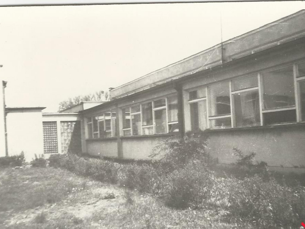 Specjalna, historyczna galeria szkoły w Nekli. Spójrz, może kogoś rozpoznasz