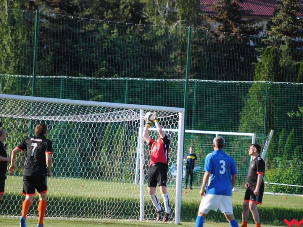 Grad bramek w pojedynku oldbojów, byli piłkarze Lecha Poznań lepsi od graczy Victorii Września