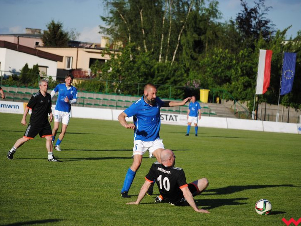 Grad bramek w pojedynku oldbojów, byli piłkarze Lecha Poznań lepsi od graczy Victorii Września