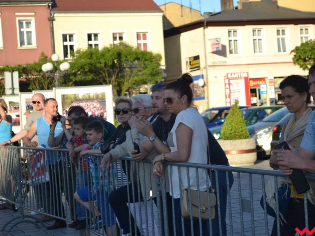 Widowiskowa potyczka wojsk napoleońskich na rynku