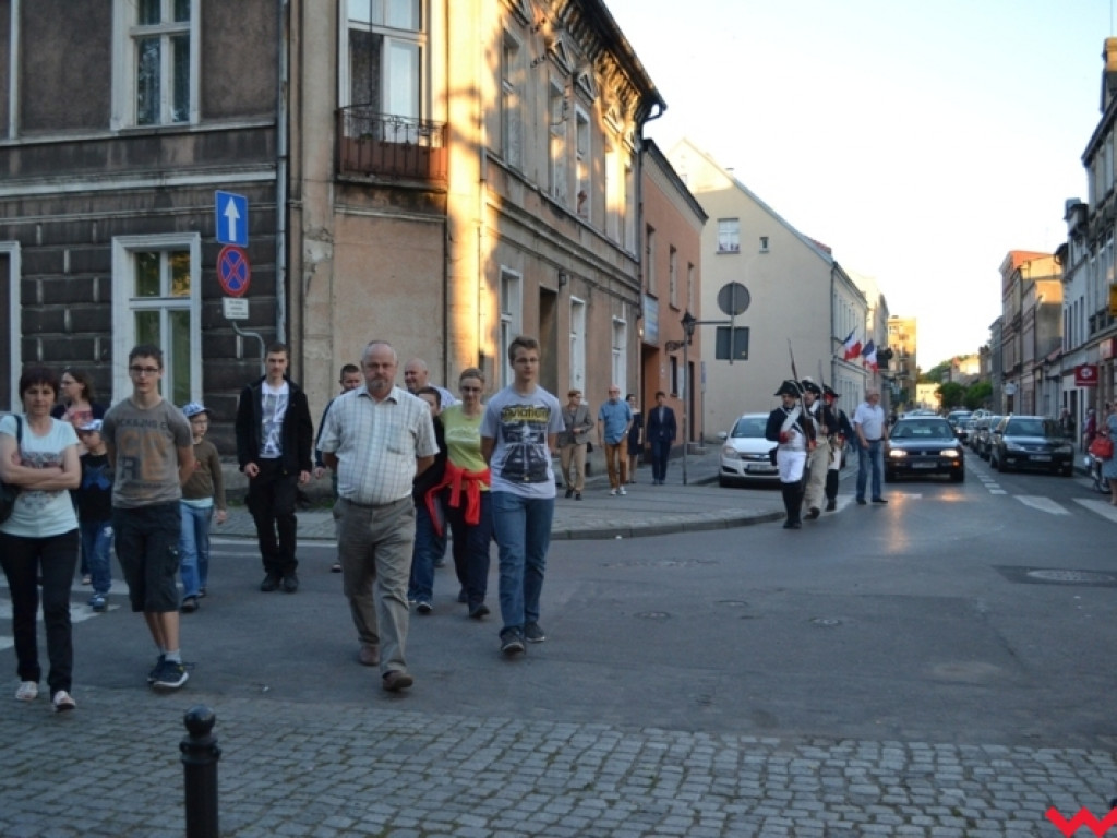 Widowiskowa potyczka wojsk napoleońskich na rynku