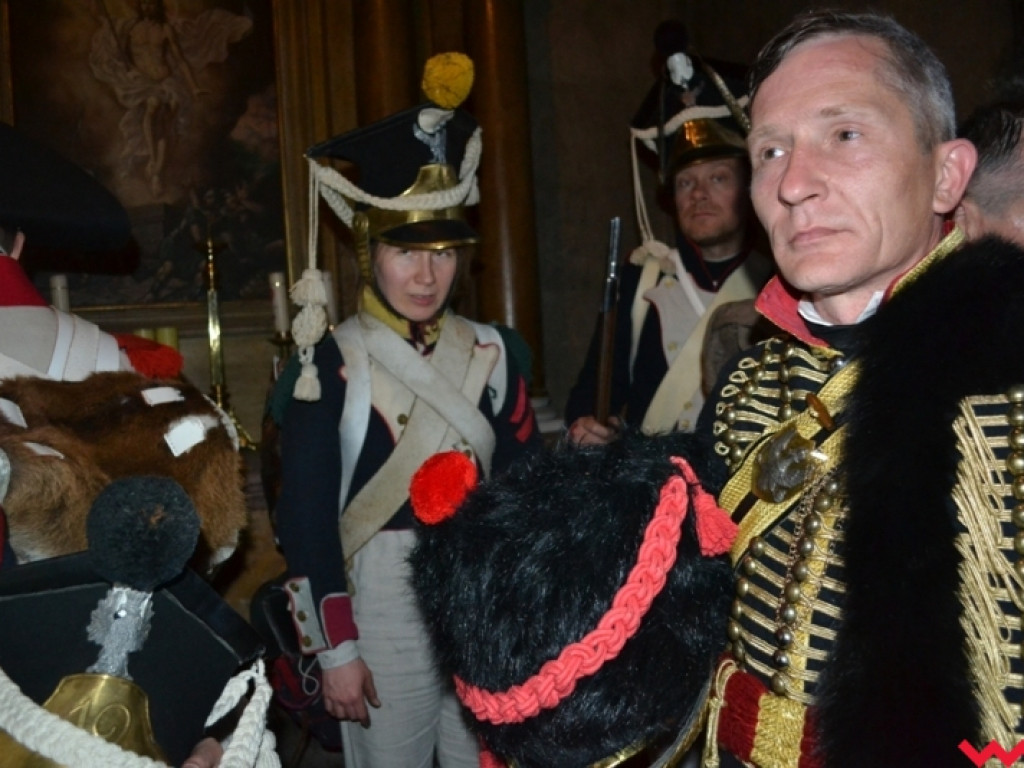 Widowiskowa potyczka wojsk napoleońskich na rynku
