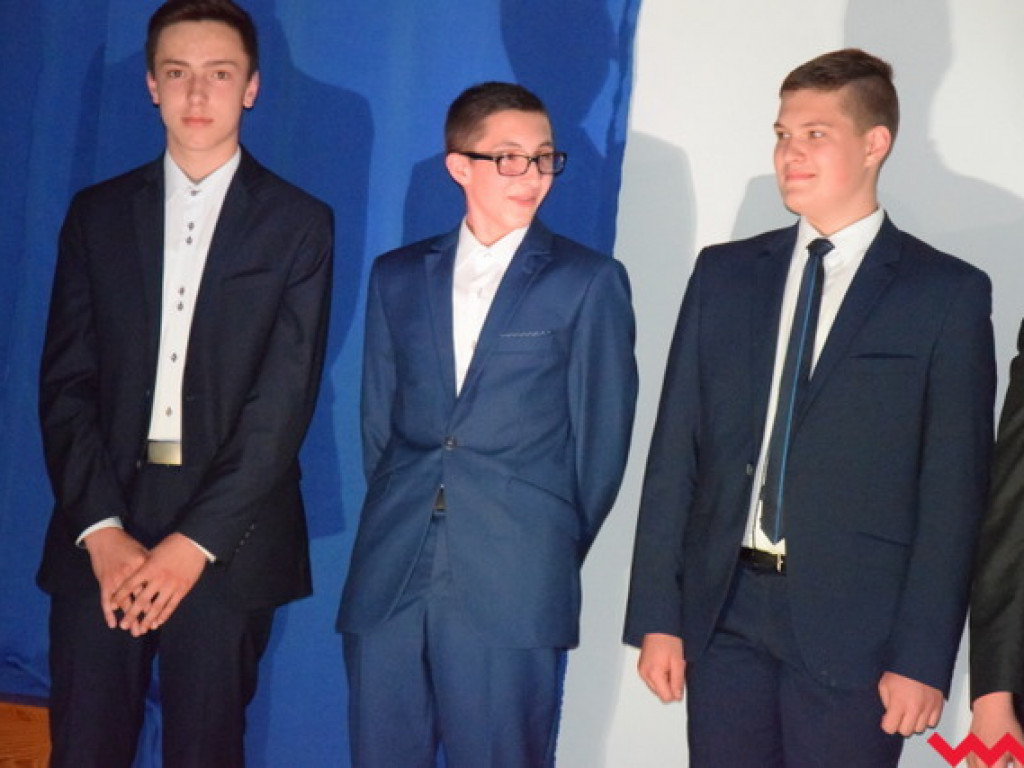 Wielkie wydarzenie w Kołaczkowie. Premiera szkolnego filmu  „Chłopi” ciepło przyjęta przez publiczność