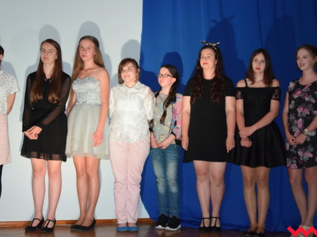 Wielkie wydarzenie w Kołaczkowie. Premiera szkolnego filmu  „Chłopi” ciepło przyjęta przez publiczność