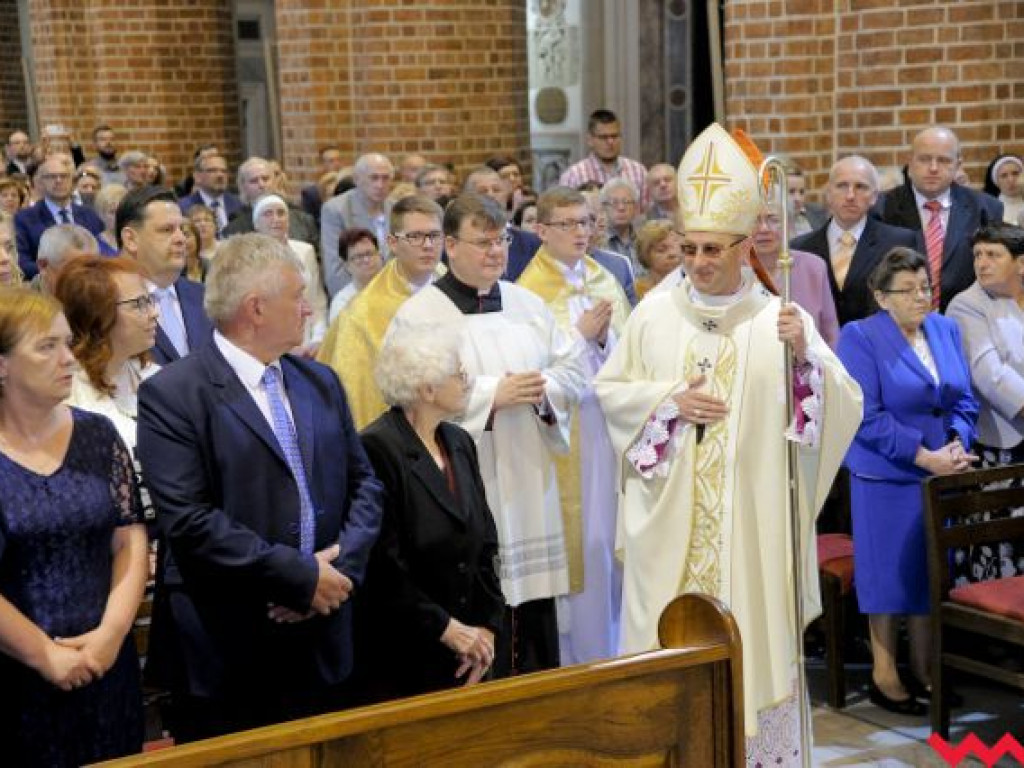 Wyświęcono nowych księży. Jeden pochodzi z Wrześni