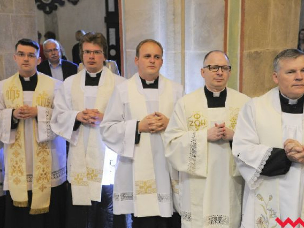 Wyświęcono nowych księży. Jeden pochodzi z Wrześni