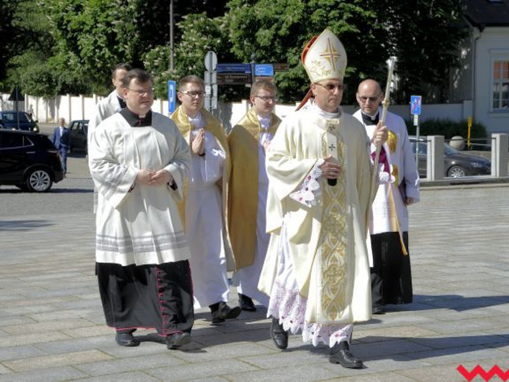 Wyświęcono nowych księży. Jeden pochodzi z Wrześni