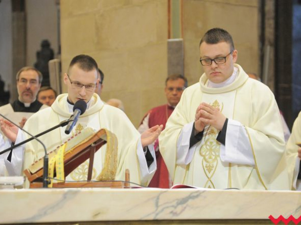 Wyświęcono nowych księży. Jeden pochodzi z Wrześni