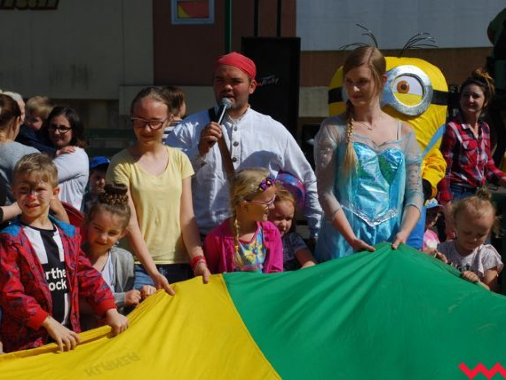 Disneyland odwiedził Wrześnię – Dzień Dziecka w  parku im. Dzieci Wrzesińskich