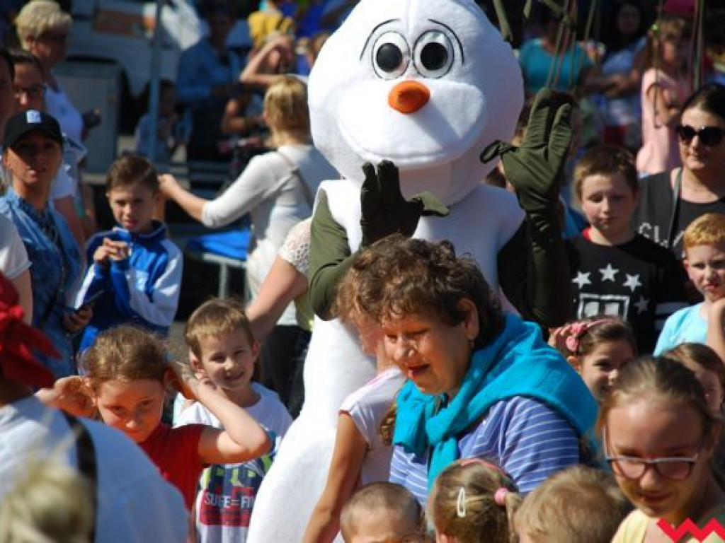 Disneyland odwiedził Wrześnię – Dzień Dziecka w  parku im. Dzieci Wrzesińskich