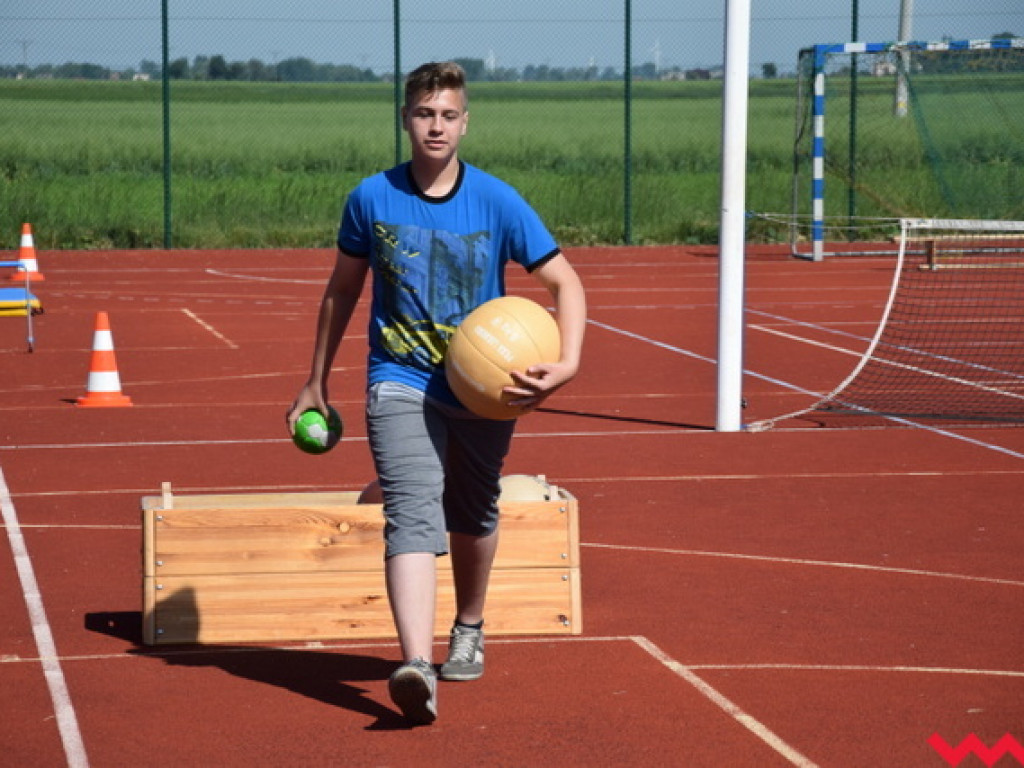 Dzień sportu połączony z piknikiem w Gimnazjum w Kołaczkowie. Sportowe podsumowanie roku szkolnego