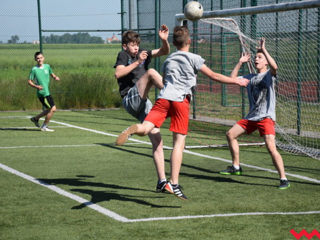 Dzień sportu połączony z piknikiem w Gimnazjum w Kołaczkowie. Sportowe podsumowanie roku szkolnego
