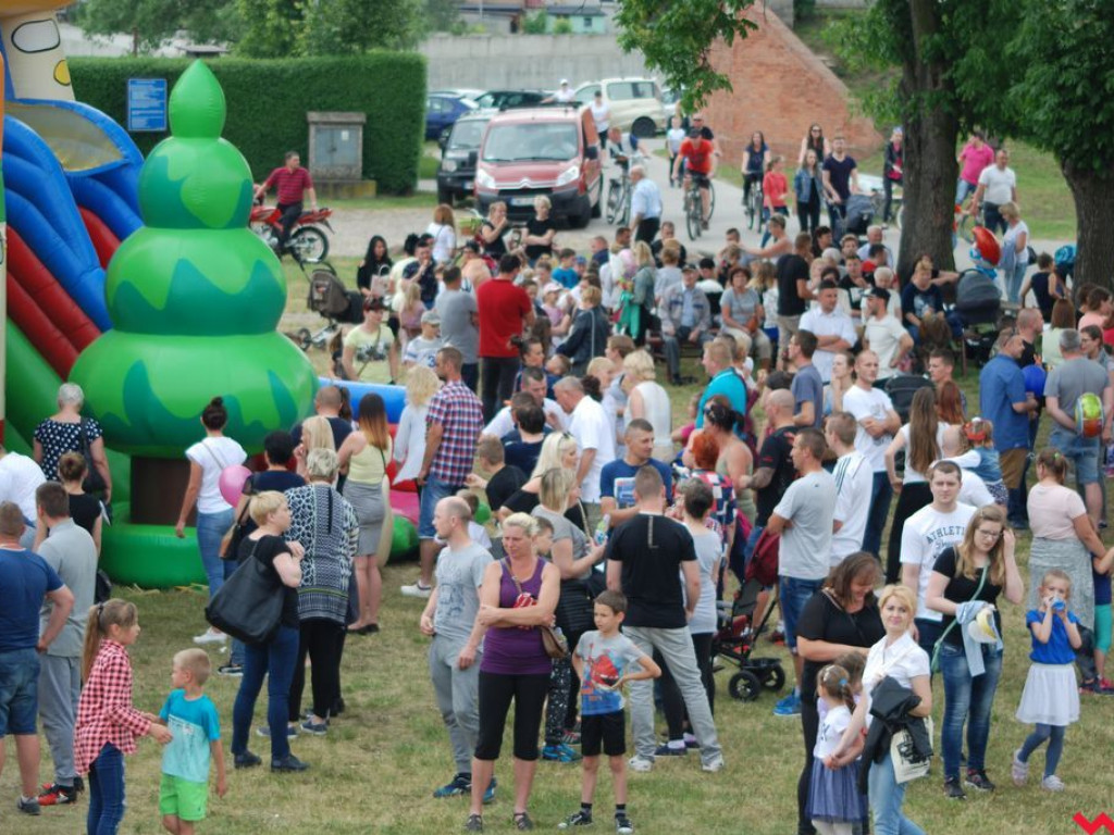 Smerfny Dzień Dziecka przyciągnął tłumy pyzdrzan