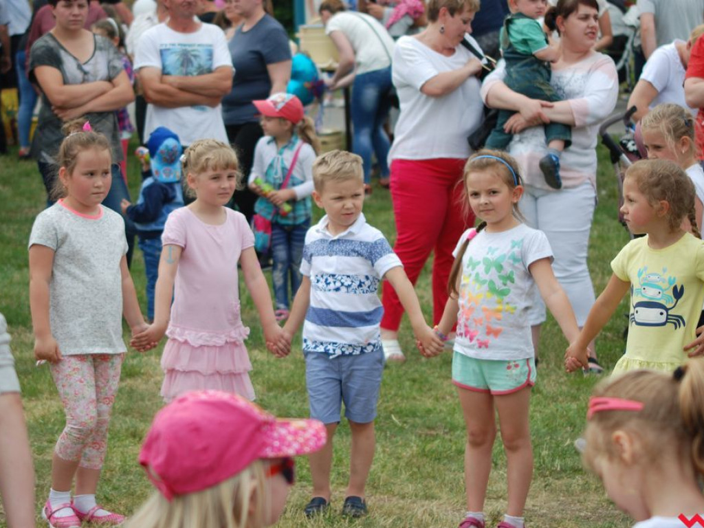 Smerfny Dzień Dziecka przyciągnął tłumy pyzdrzan