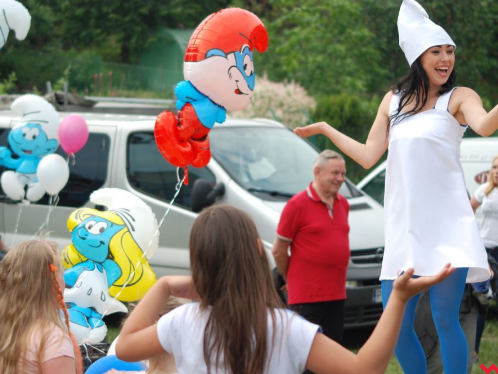 Smerfny Dzień Dziecka przyciągnął tłumy pyzdrzan