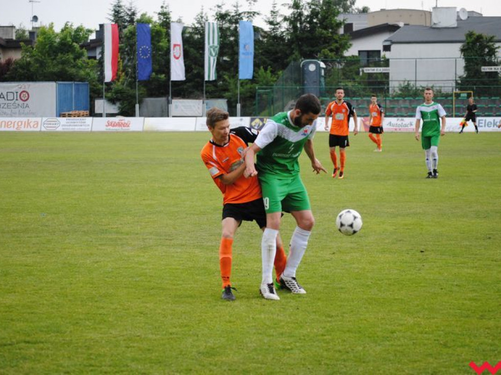 Derby dla Warty, rezerwy Victorii Września musiały uznać mniej chaotycznych w decydujących momentach graczy z Pyzdr (galeria)