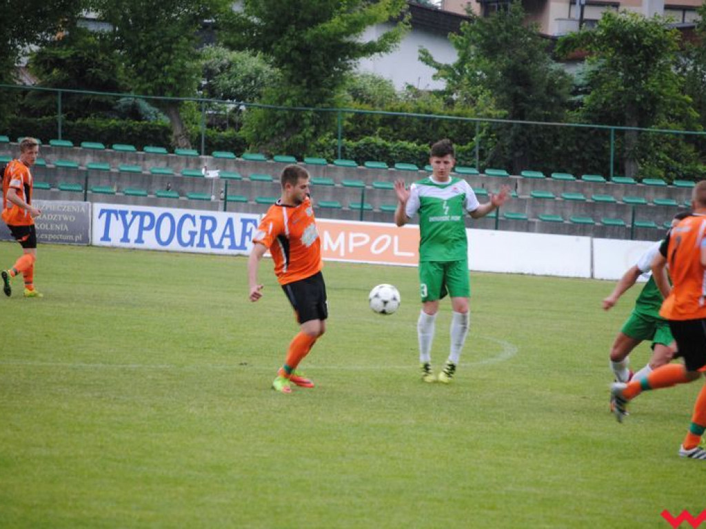 Derby dla Warty, rezerwy Victorii Września musiały uznać mniej chaotycznych w decydujących momentach graczy z Pyzdr (galeria)