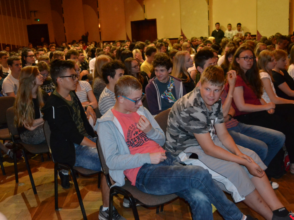 Pisarka i muzyk spotkali się z gimnazjalistami