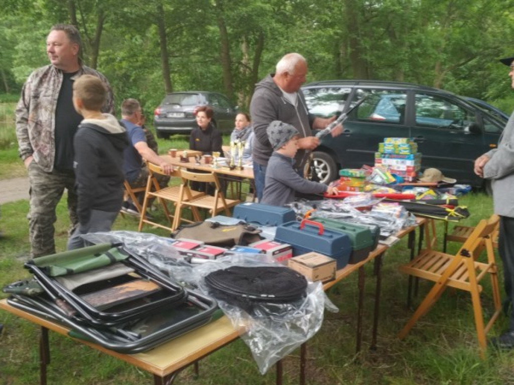 Zaprosili dzieci i młodzież na zawody wędkarskie