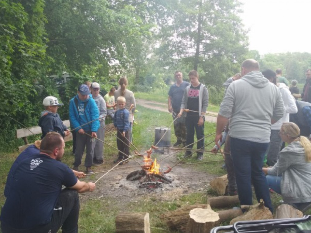 Zaprosili dzieci i młodzież na zawody wędkarskie