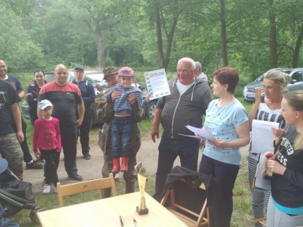Zaprosili dzieci i młodzież na zawody wędkarskie
