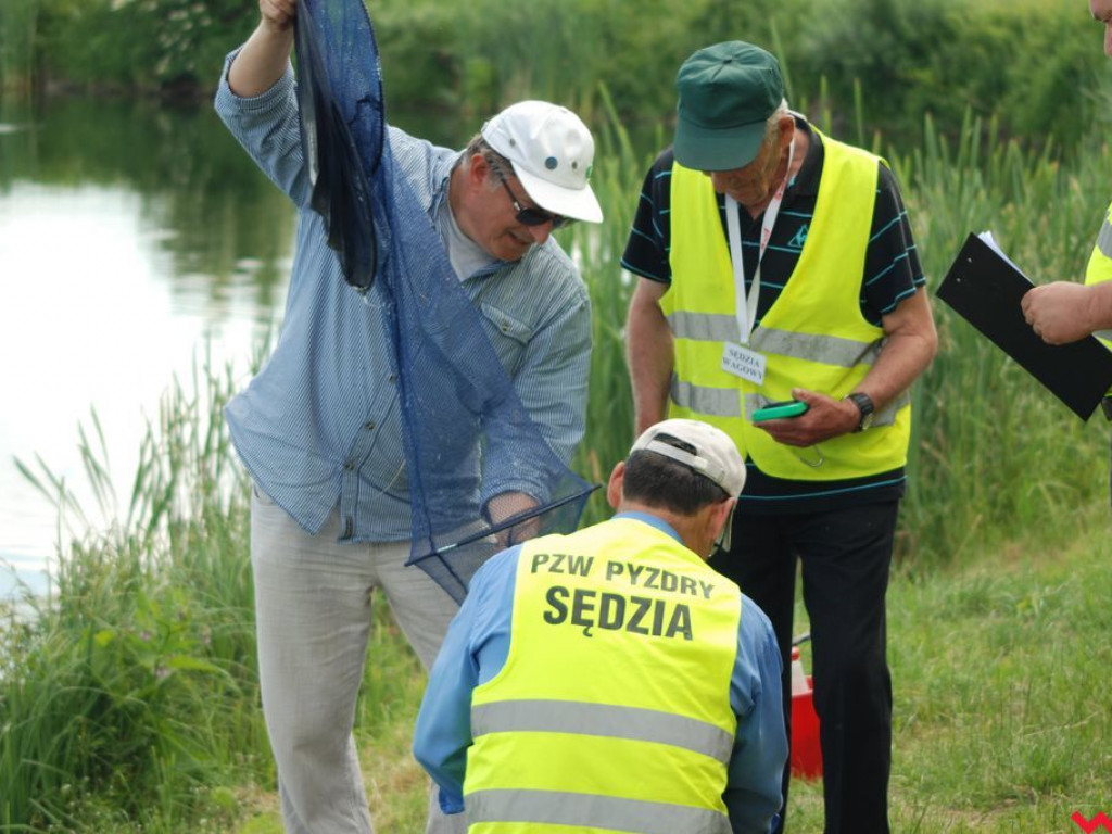 Zawody wędkarskie o puchar prezesa banku