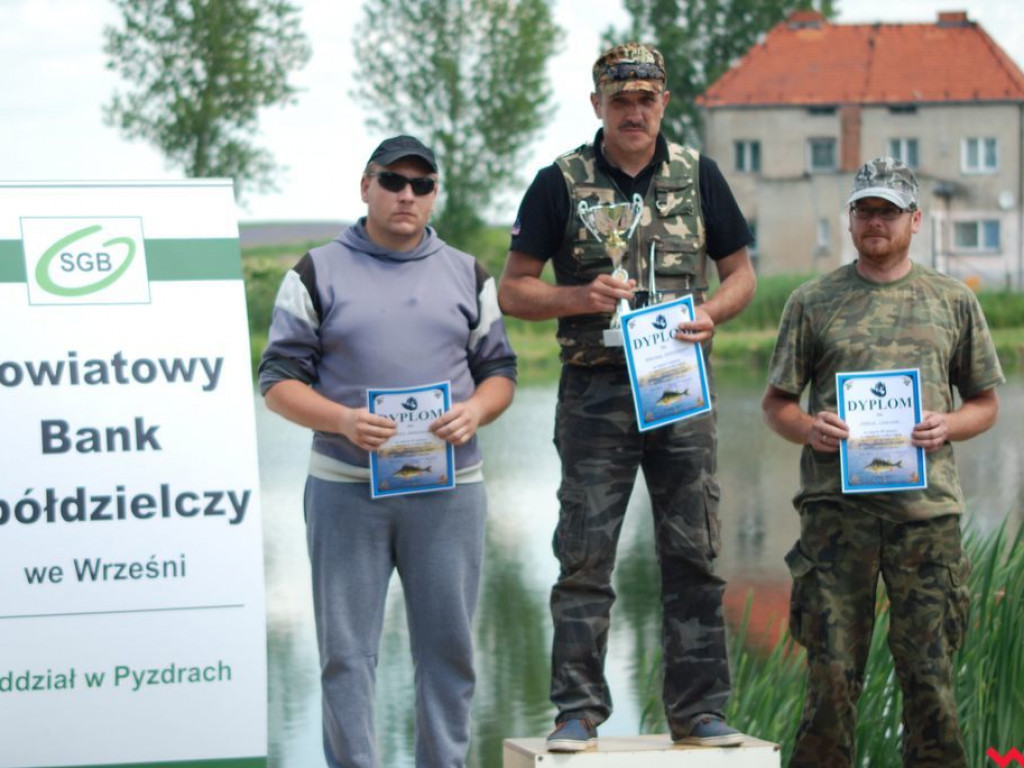 Zawody wędkarskie o puchar prezesa banku